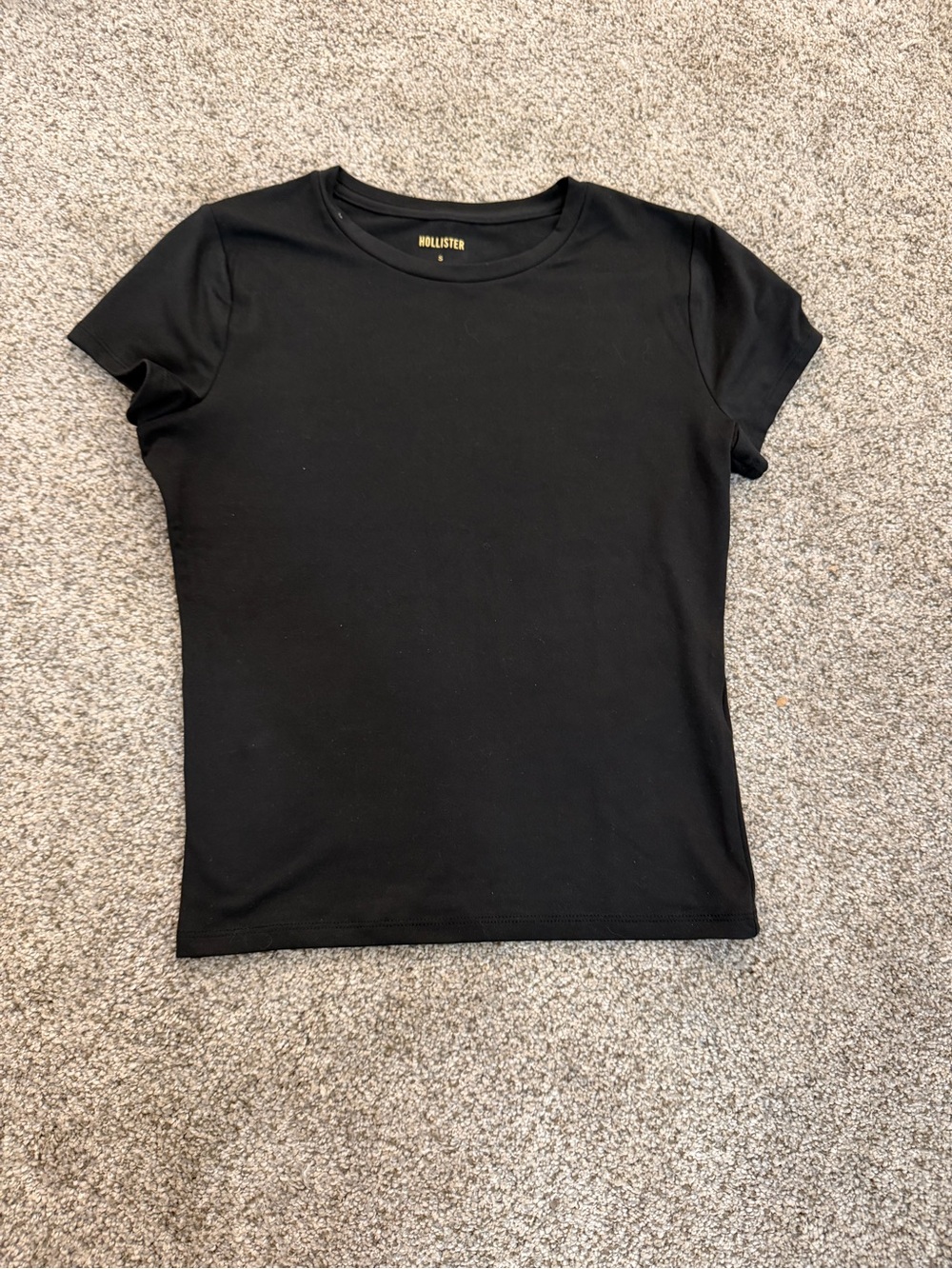 black Hollister shirt